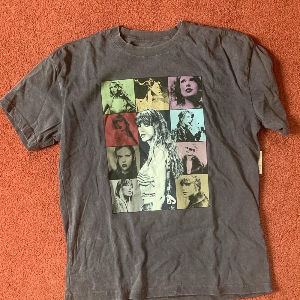 Taylor Swift Eras Tour T-shirt (US and Abroad tour dates)